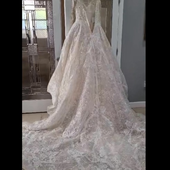 Rosa Clara Martha Blanc Wedding Gown + Veil - Picture 7 of 17